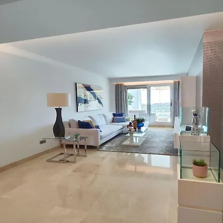 La Mairena - Chic Getaway With Sea & Mountain Views, And Sports Daire *