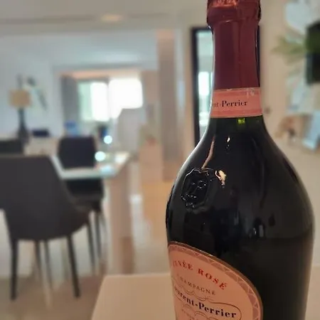 La Mairena - Chic Getaway With Sea & Mountain Views, And Sports Apartment