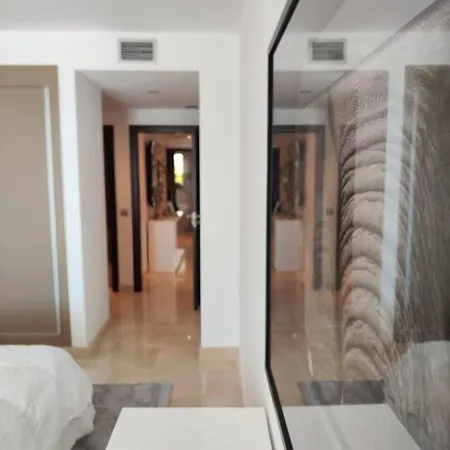 شقة La Mairena - Chic Getaway With Sea & Mountain Views, And Sports