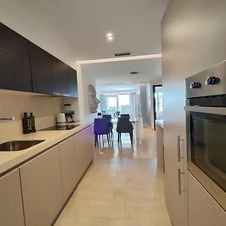 Apartamento La Mairena - Chic Getaway With Sea & Mountain Views, And Sports
