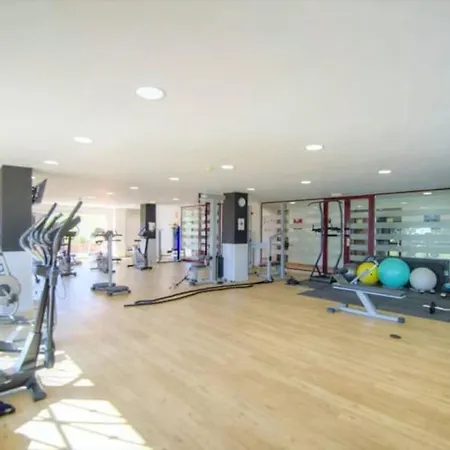 Апартаменты La Mairena - Chic Getaway With Sea & Mountain Views, And Sports *