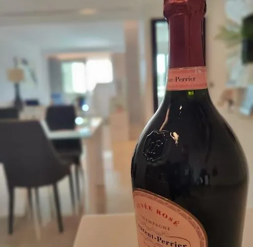 La Mairena - Chic Getaway With Sea & Mountain Views, And Sports Апартаменты