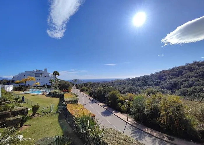 Апартаменты La Mairena - Chic Getaway With Sea & Mountain Views, And Sports