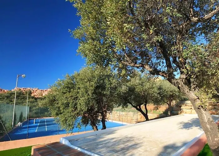 La Mairena - Chic Getaway With Sea & Mountain Views, And Sports *